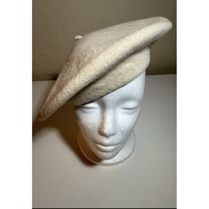 Vintage Béret DeLuxe Basque 100% Wool Ivory French Beret RN58584 Made in Czech